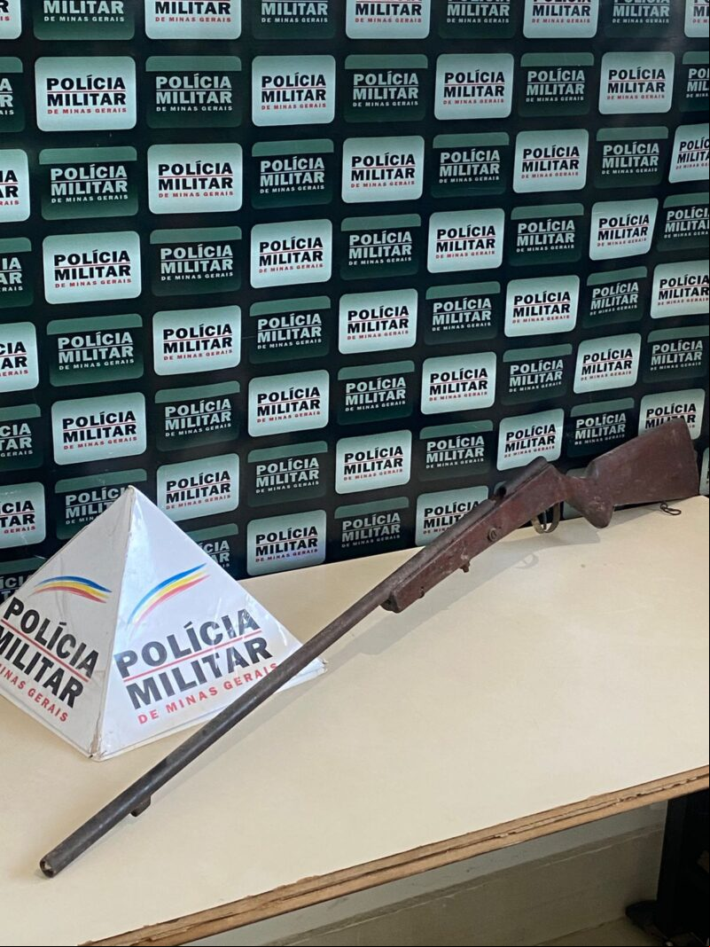 Homem com mandado de prisão é preso com arma artesanal em Bocaiuva